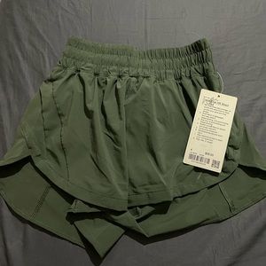 BNWT track that short 3’ in smoked spruce